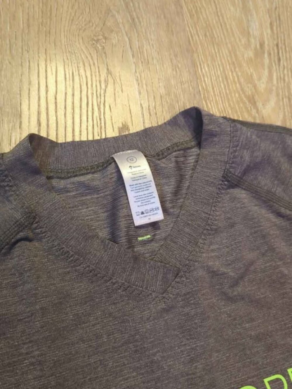 Ivivva gray athletic shirt size 12 - Picture 3 of 6